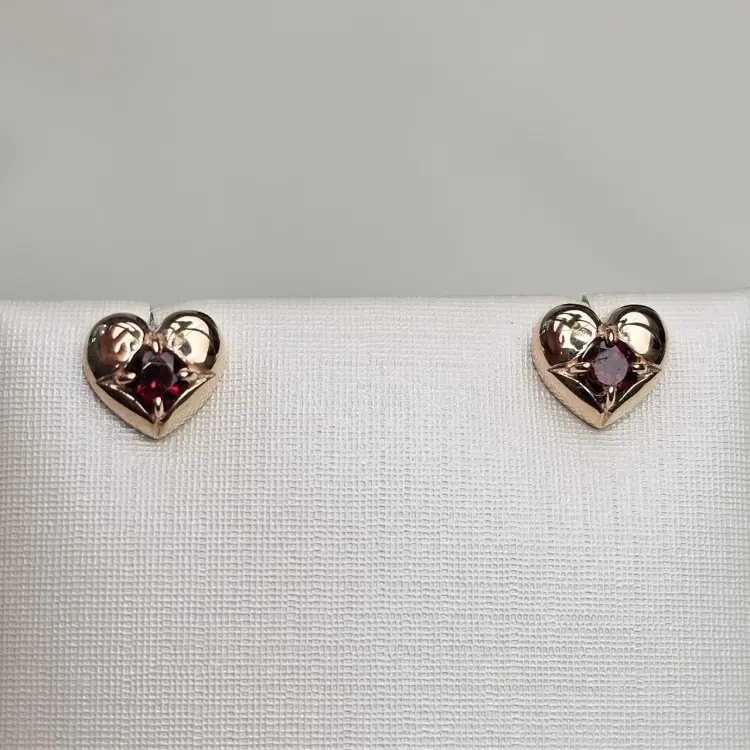 Серьги Deimantas 119408872 вес 1.48 г золото, гранат купить,NaN