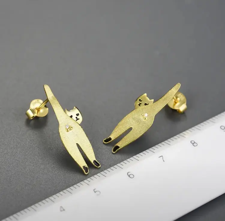 Серьги Deimantas 124950041 вес 1.5 г серебро, фианит, эмаль купить,NaN