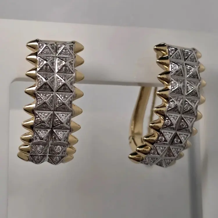 Серьги Deimantas 122665089 вес 6.02 г золото, фианит купить,NaN