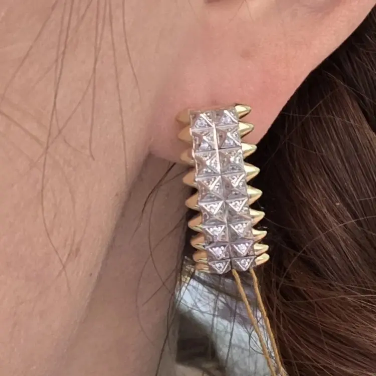 Серьги Deimantas 122665089 вес 6.02 г золото, фианит купить,NaN