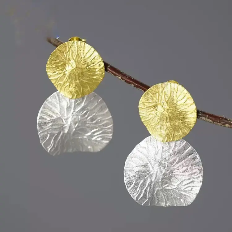 Серьги Deimantas 124950045 вес 5.34 г серебро, без вставок купить,NaN
