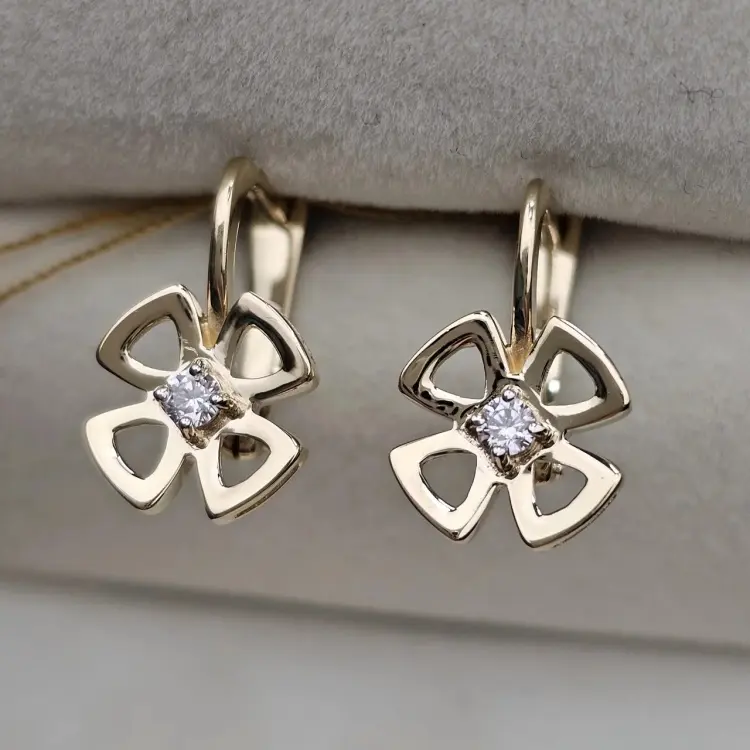 Серьги Deimantas 116265781 вес 3.48 г золото, бриллиант купить,NaN