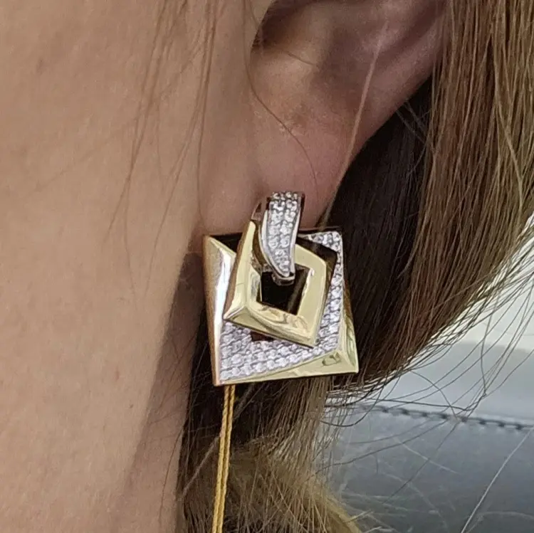 Серьги Deimantas 116265788 вес 7.97 г золото, фианит купить,NaN