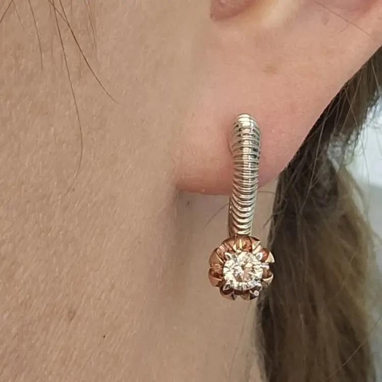 Серьги Deimantas 117307643 вес 6.02 г золото, бриллиант купить,NaN