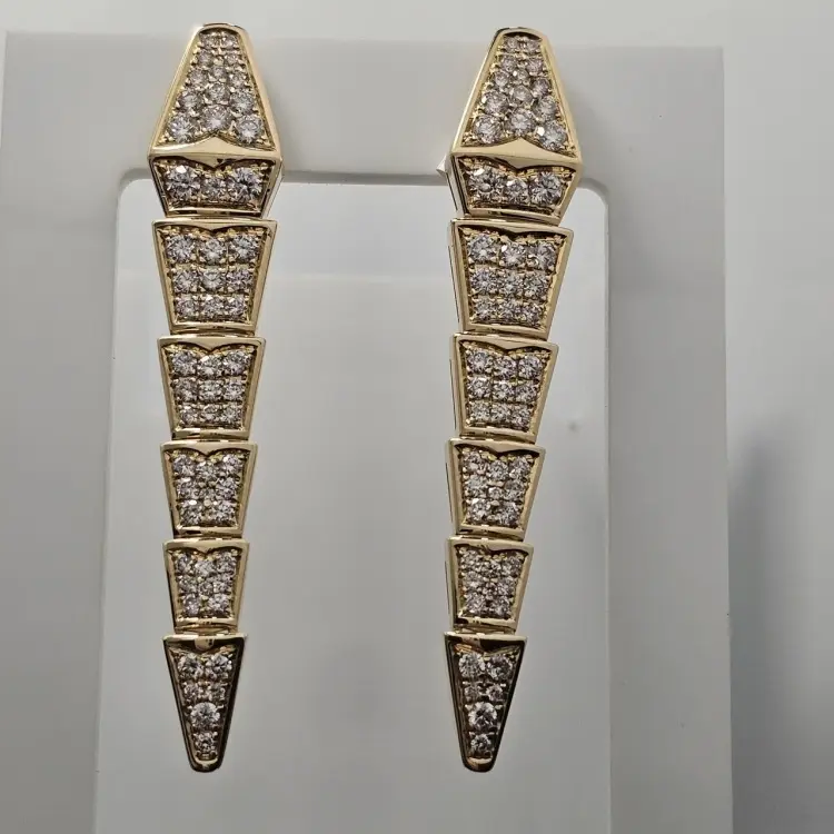 Серьги Deimantas 117307576 вес 12.74 г золото, бриллиант купить,NaN