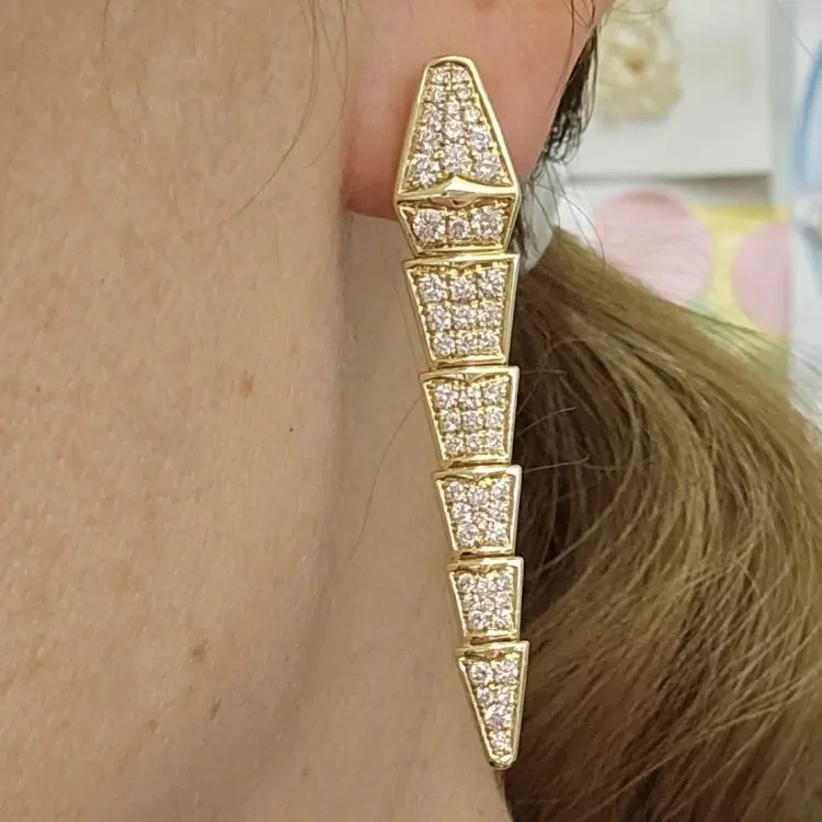 Серьги Deimantas 117307576 вес 12.74 г золото, бриллиант купить,NaN