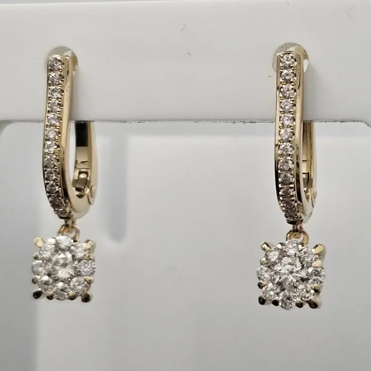 Серьги Deimantas 119591764 вес 2.96 г золото, бриллиант купить,NaN
