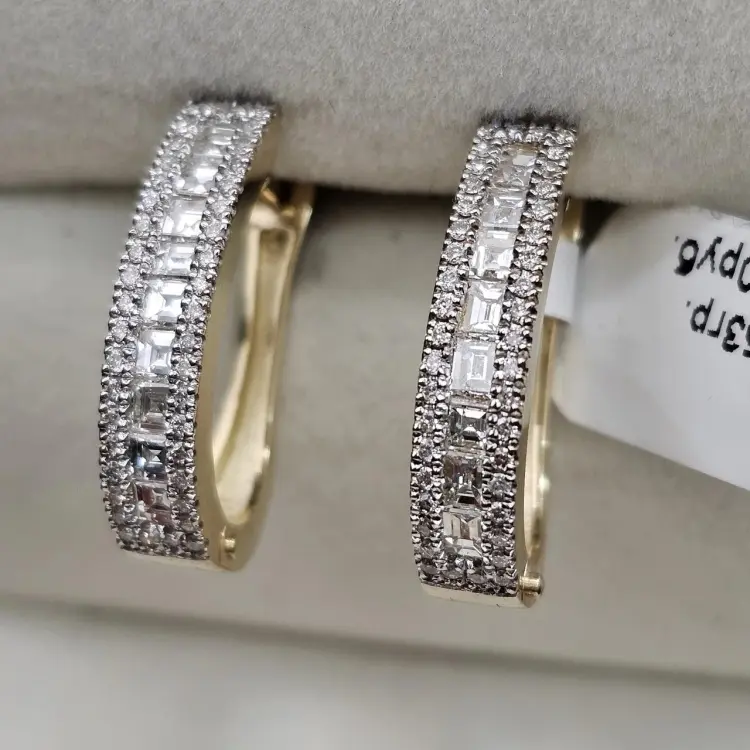 Серьги Deimantas 117311414 вес 5.53 г золото, бриллиант купить,NaN