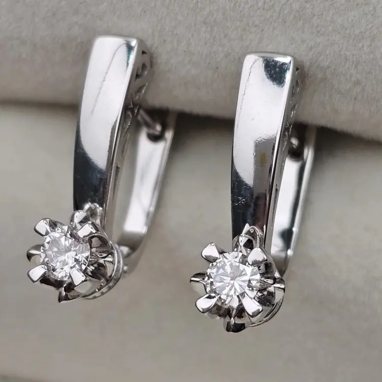 Серьги Deimantas 122603043 вес 4.23 г золото, бриллиант купить,NaN