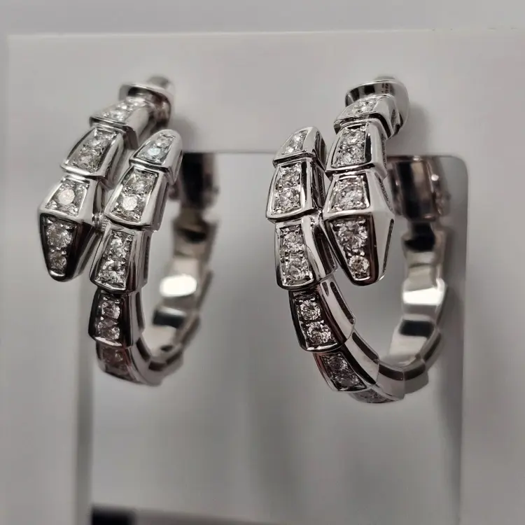 Серьги Deimantas 122602789 вес 12 г золото, бриллиант купить,NaN