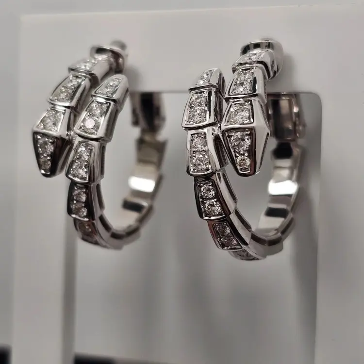 Серьги Deimantas 122602789 вес 12 г золото, бриллиант купить,NaN
