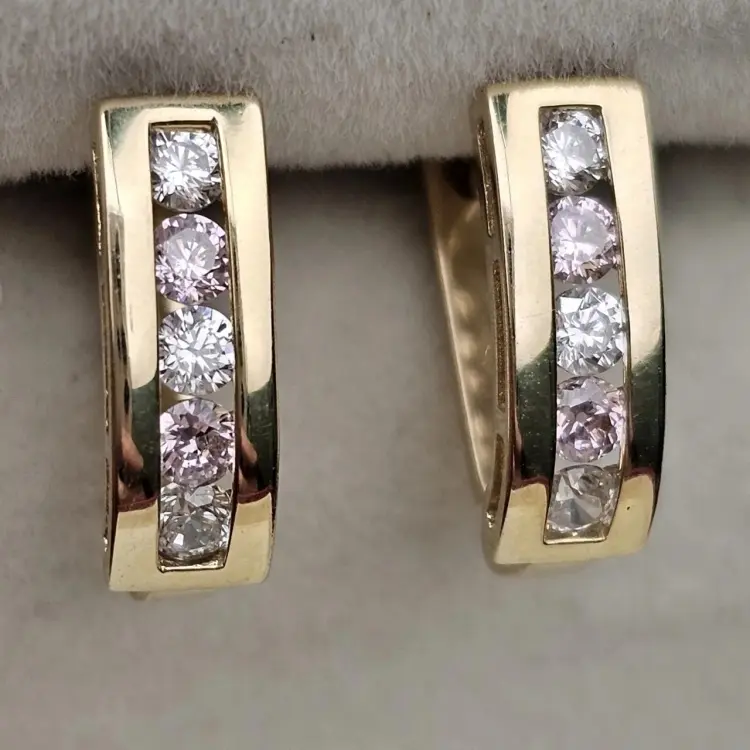 Серьги Deimantas 119850679 вес 1.47 г золото, фианит купить,NaN