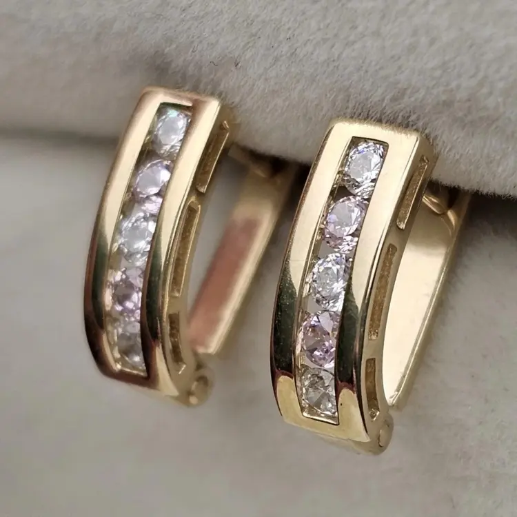 Серьги Deimantas 119850679 вес 1.47 г золото, фианит купить,NaN
