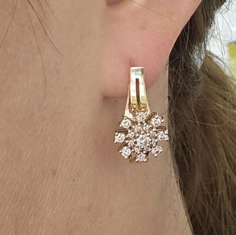 Серьги Deimantas 117309936 вес 7.14 г золото, бриллиант купить,NaN