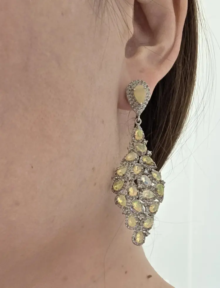 Серьги Deimantas 122977200 вес 12.9 г серебро, бриллиант, опал купить,NaN