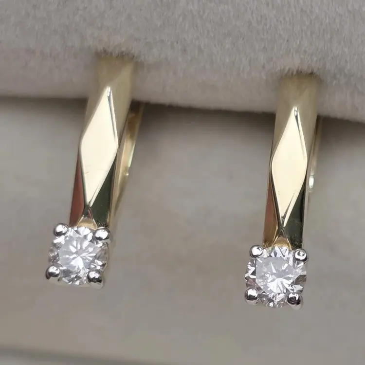 Серьги Deimantas 124321186 вес 3 г золото, бриллиант купить,NaN
