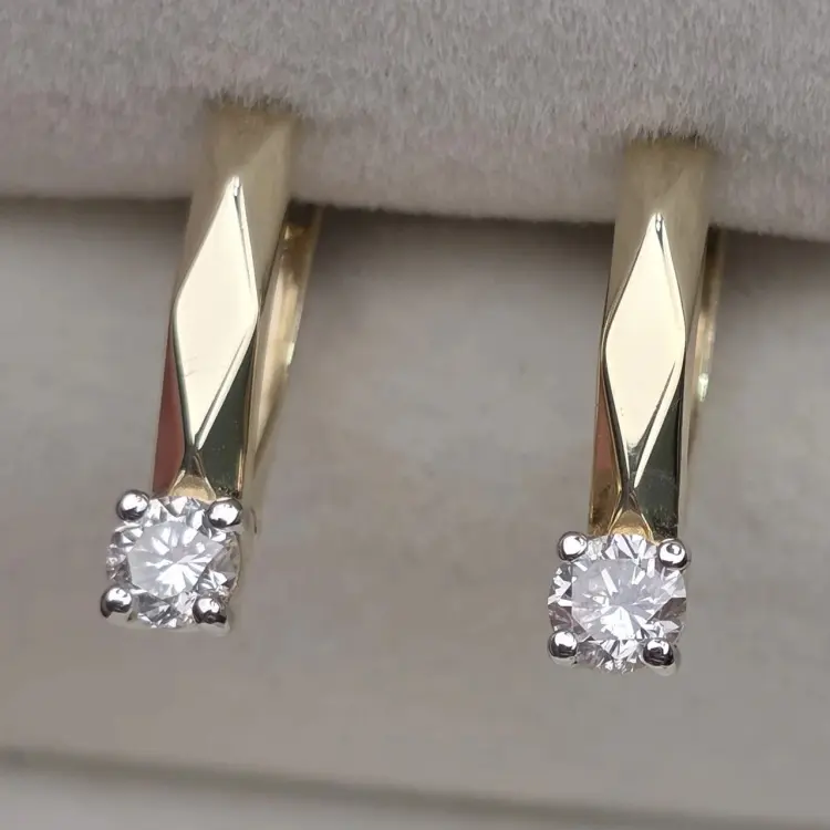 Серьги Deimantas 124321186 вес 3 г золото, бриллиант купить,NaN