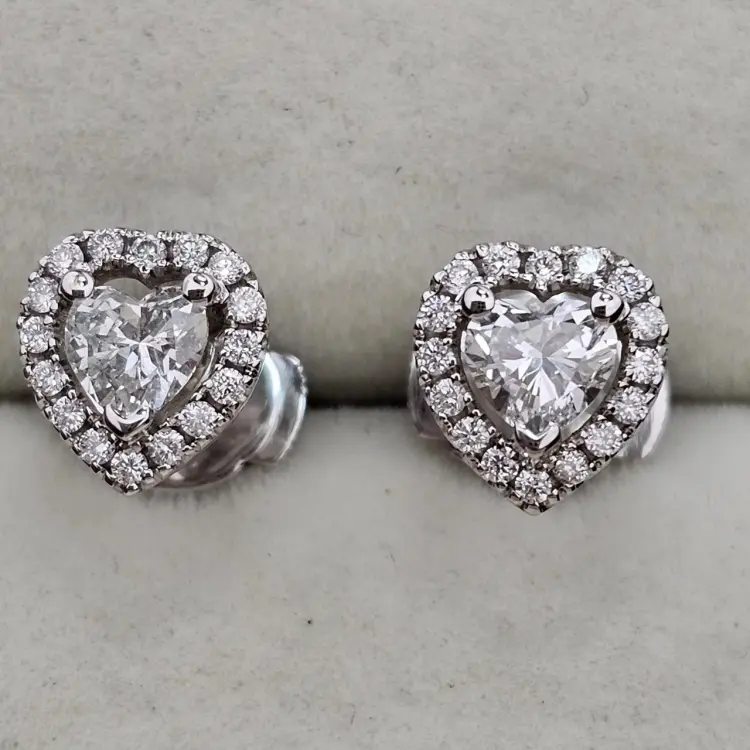 Серьги Deimantas 122602796 вес 2.69 г золото, бриллиант купить,NaN