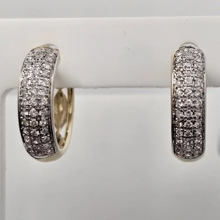 Серьги Deimantas 119591784 вес 4.53 г золото, бриллиант купить,NaN