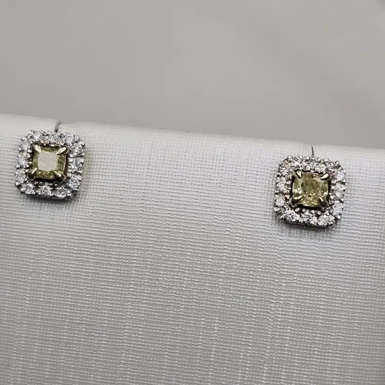 Пусеты Deimantas 116298436 вес 2.61 г золото, бриллиант купить,NaN