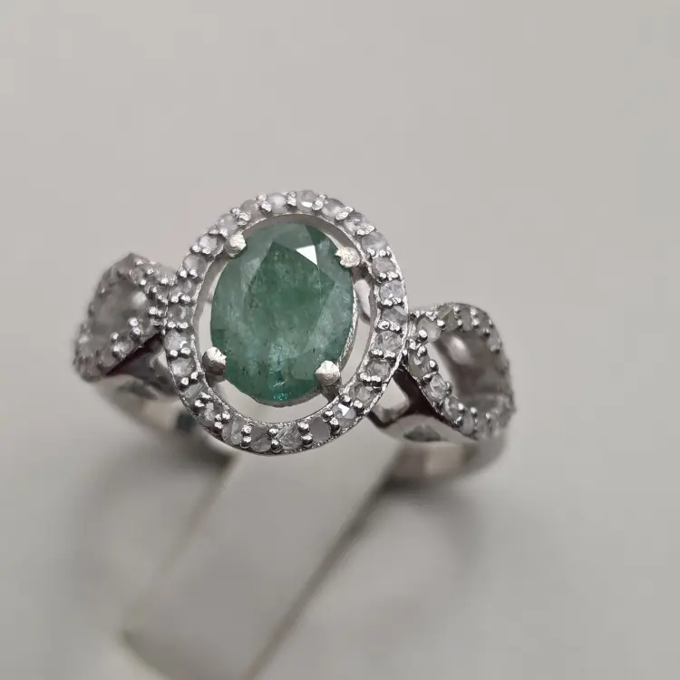 Deimantas 125636627 размер 18 вес 3.23 г серебро, изумруд, бриллиант купить,NaN