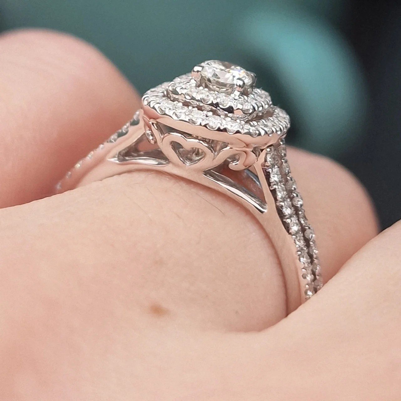 Кольцо Deimantas 112108152 17,5р 0,49ct 0,80ct. купить,NaN