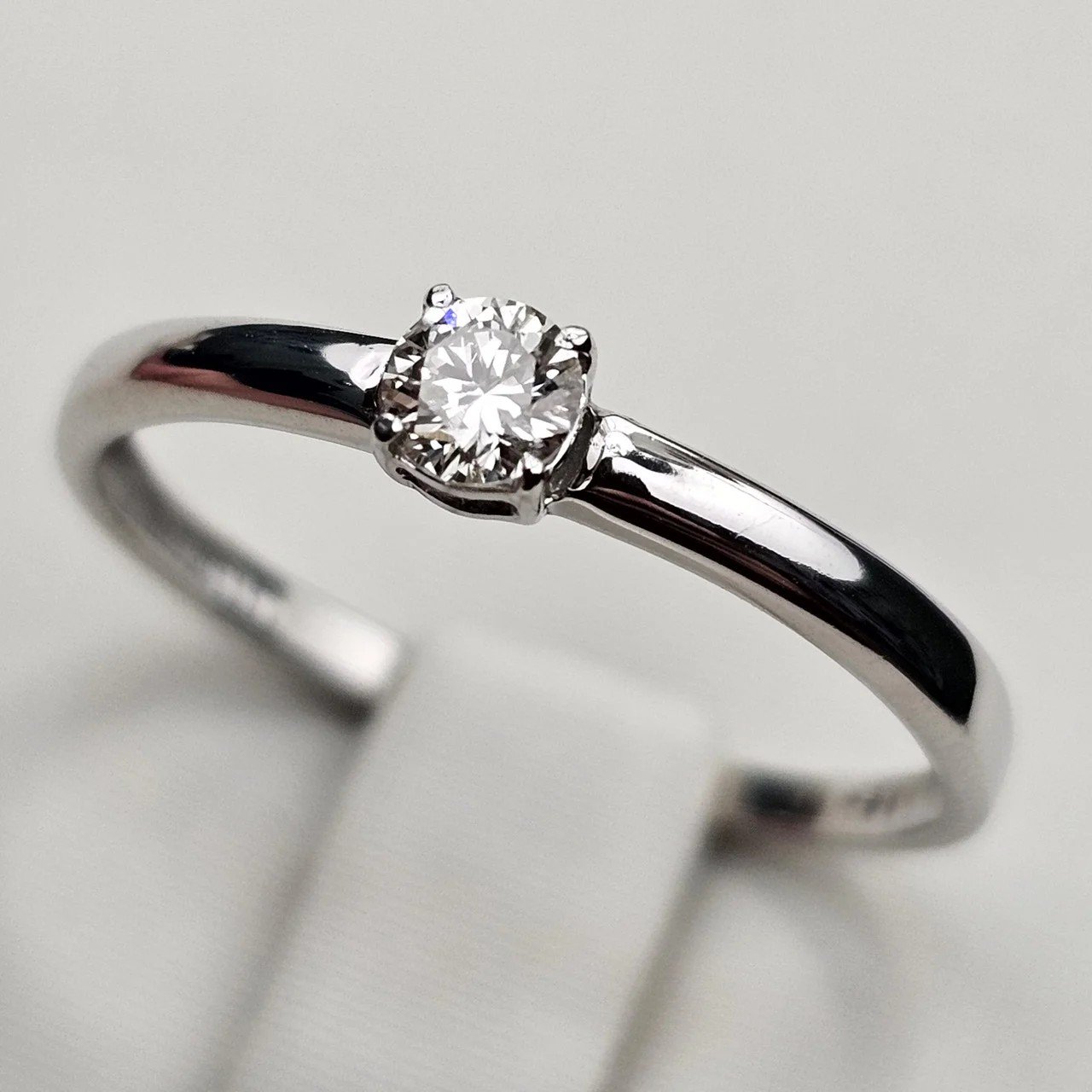 Кольцо Deimantas 112358795 17р 0,16ct. купить,NaN