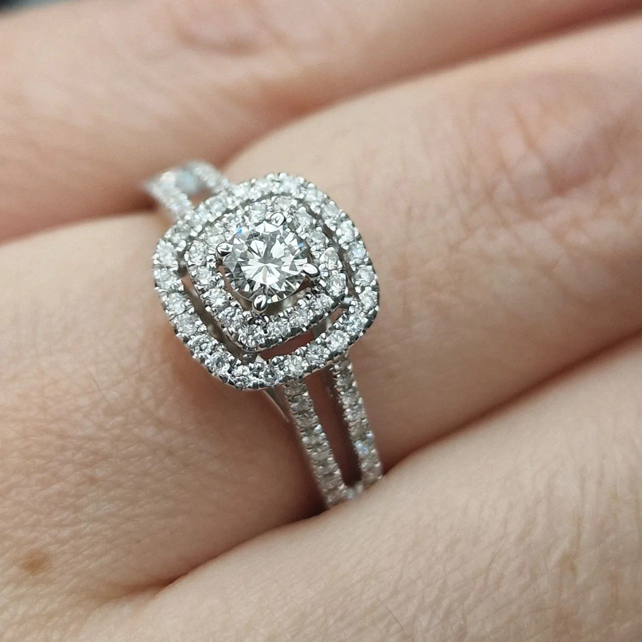 Кольцо Deimantas 112067151 17,5р 0,49ct. купить,NaN
