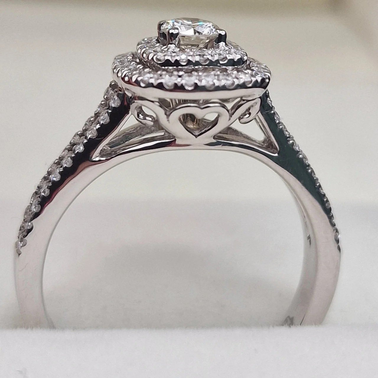 Кольцо Deimantas 112067151 17,5р 0,49ct. купить,NaN