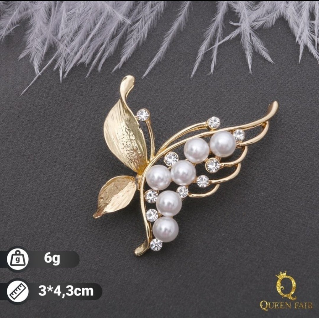 Брошь Queen fair бижутерный сплав, пластик, стразы купить,NaN