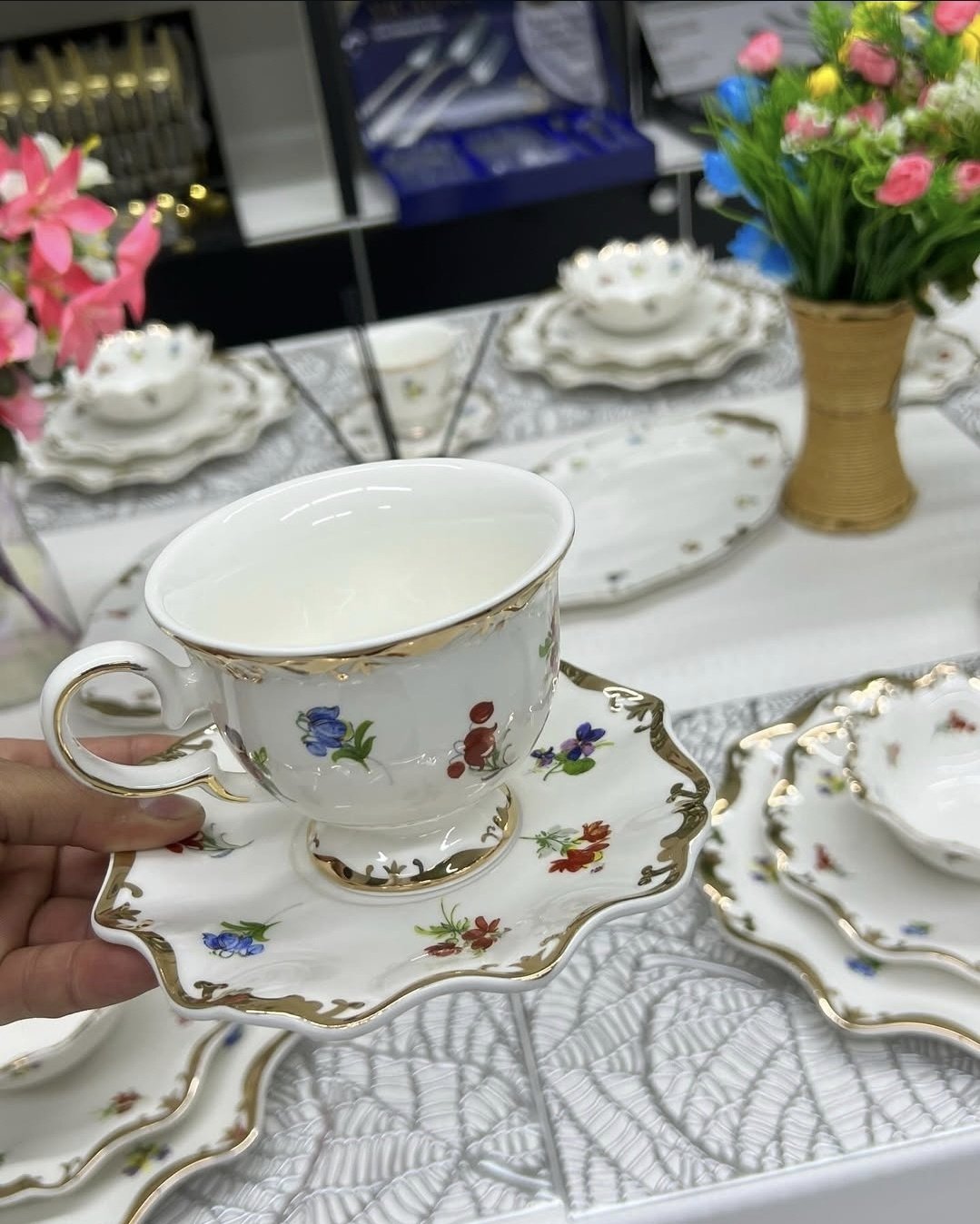 Сервиз на 6 персон ELLA Цветы, предметов: 32, чайно-столовый, керамика - ForteMarket Сервиз на 6 персон ELLA Цветы, предметов: 32, чайно-столовый, керамика купить,0