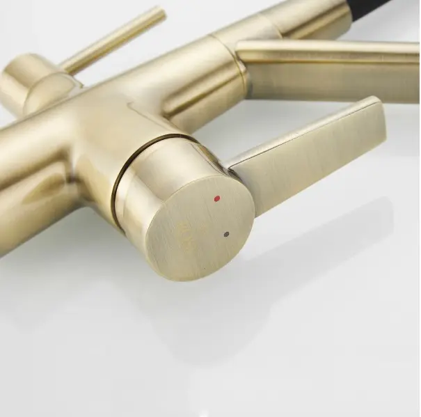 Смеситель с гибким изливом Gappo R558Q, латунь, цвет золотой, черный купить,NaN