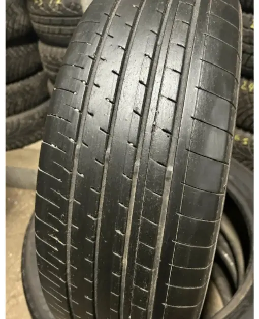 Yokohama AE61 215/60 R17 96 H без шипов купить,74400