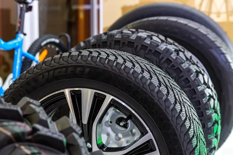 Viatti V-528 195/65 R15 95 T с шипами купить,NaN