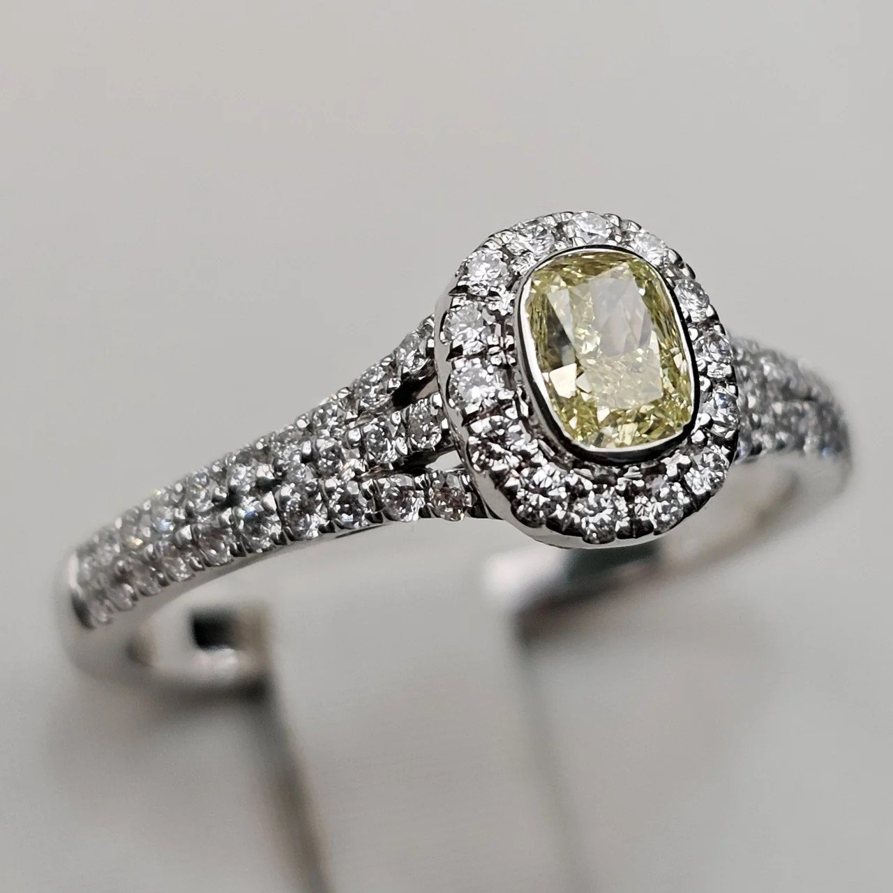 Кольцо Deimantas 112062630 18,5р 3,55гр 1,18ct. купить,NaN