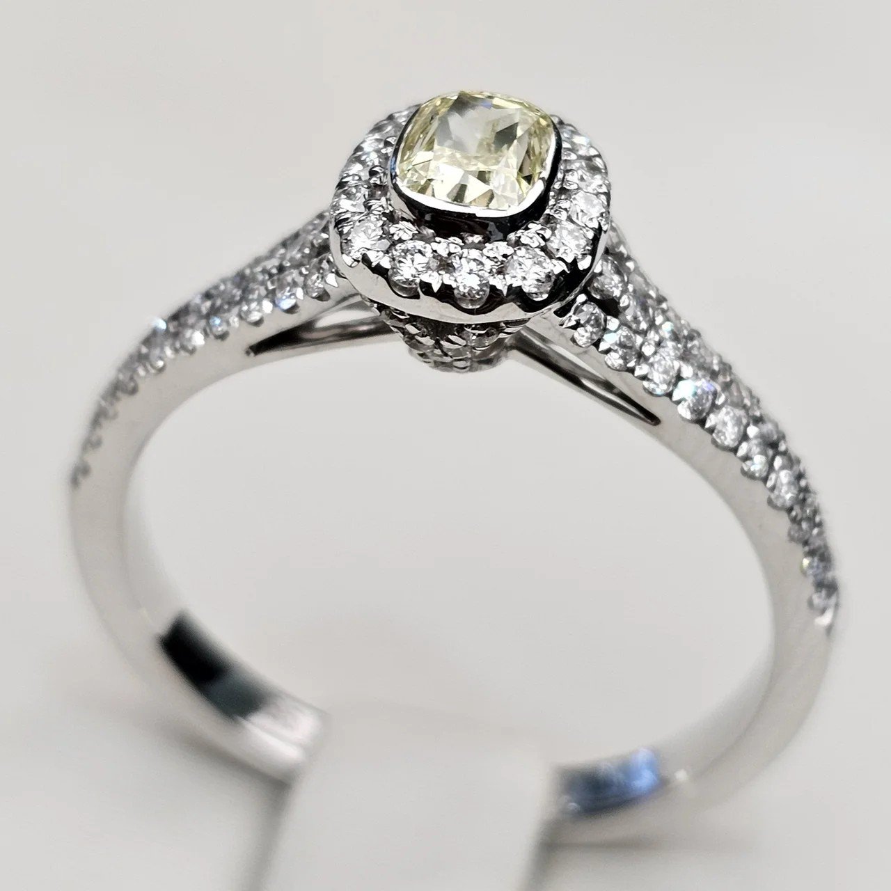Кольцо Deimantas 112062630 18,5р 3,55гр 1,18ct. купить,NaN