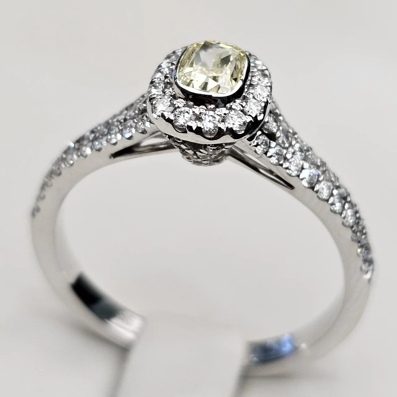 Кольцо Deimantas 112062630 18,5р 3,55гр 1,18ct. купить,NaN