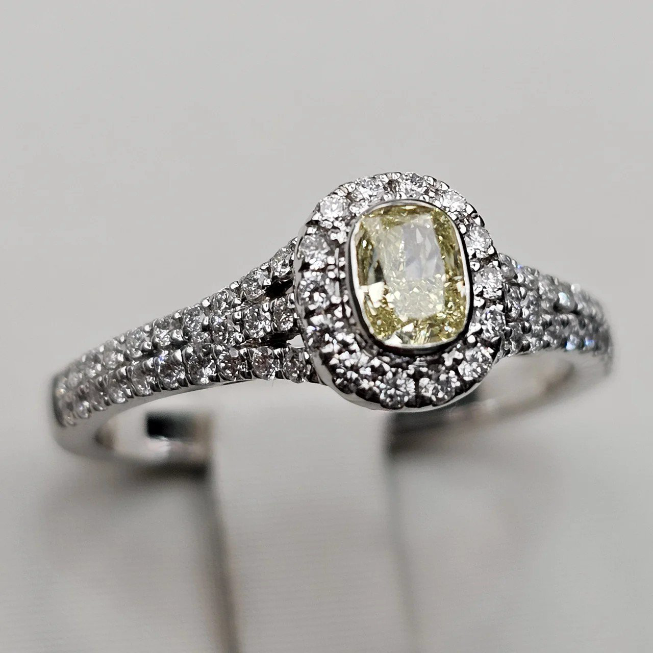Кольцо Deimantas 112062630 18,5р 3,55гр 1,18ct. купить,NaN