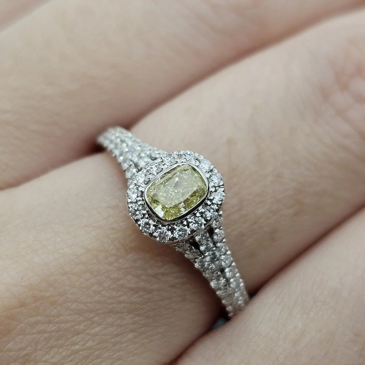 Кольцо Deimantas 112062630 18,5р 3,55гр 1,18ct. купить,NaN