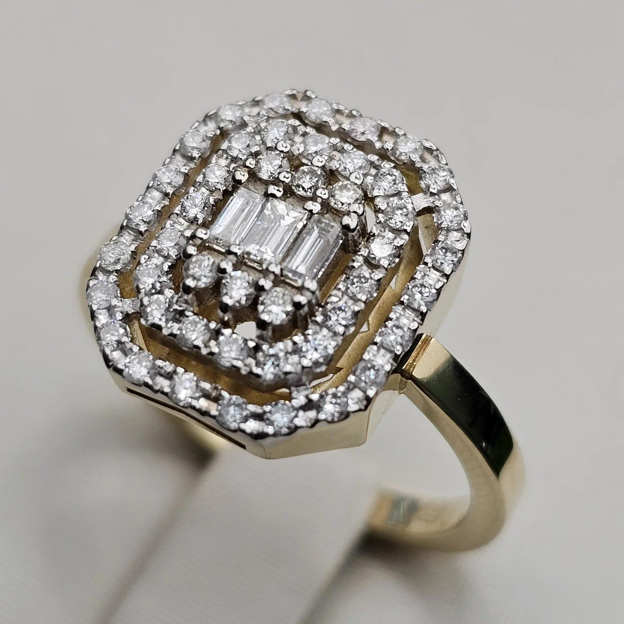 Кольцо Deimantas 112062688 17р 5,03гр 0,57ct. купить,NaN