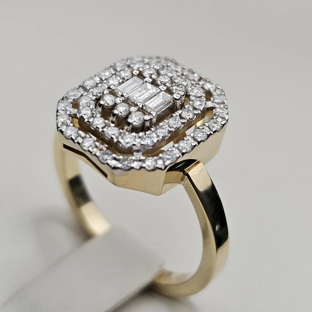 Кольцо Deimantas 112062688 17р 5,03гр 0,57ct. купить,NaN