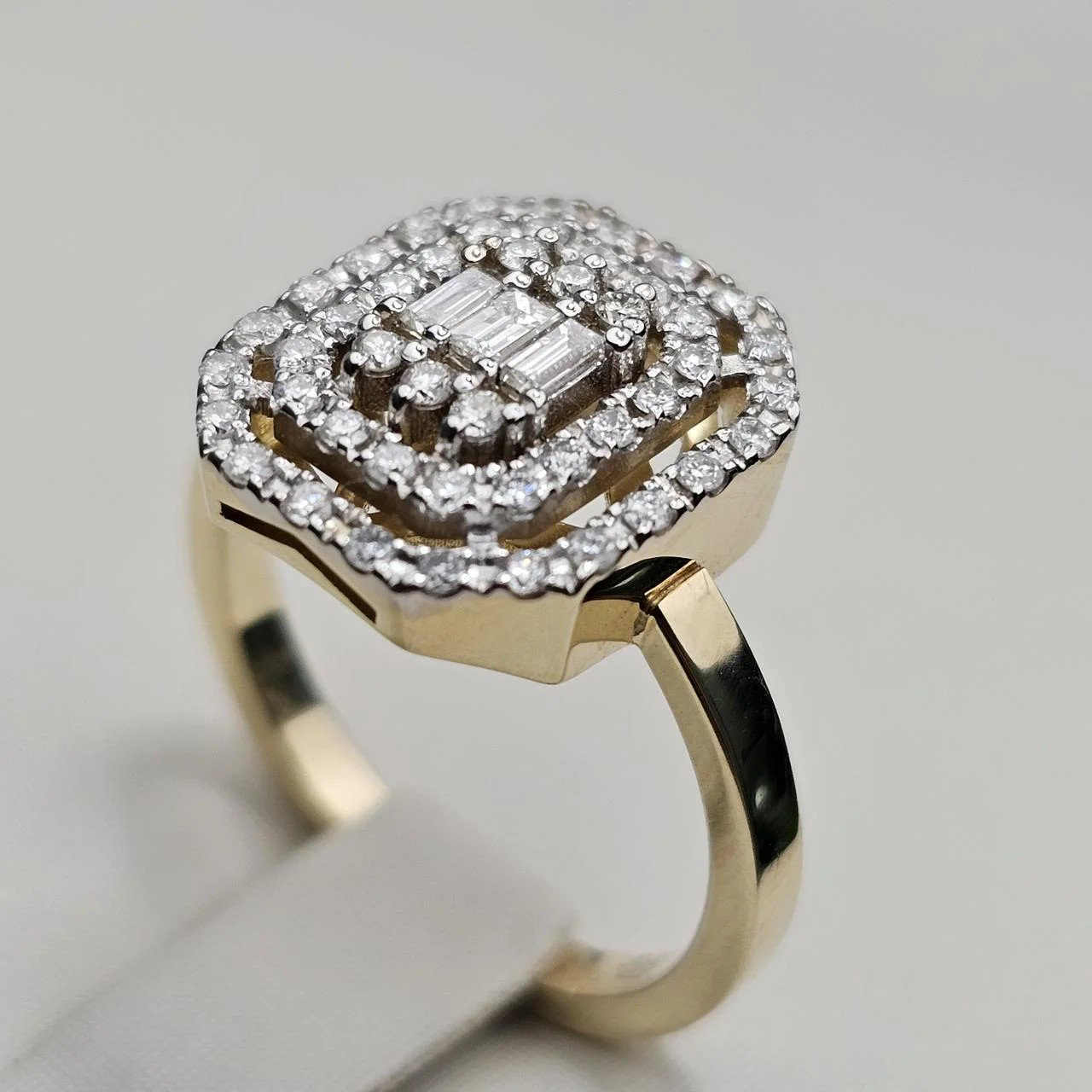 Кольцо Deimantas 112062688 17р 5,03гр 0,57ct. купить,NaN