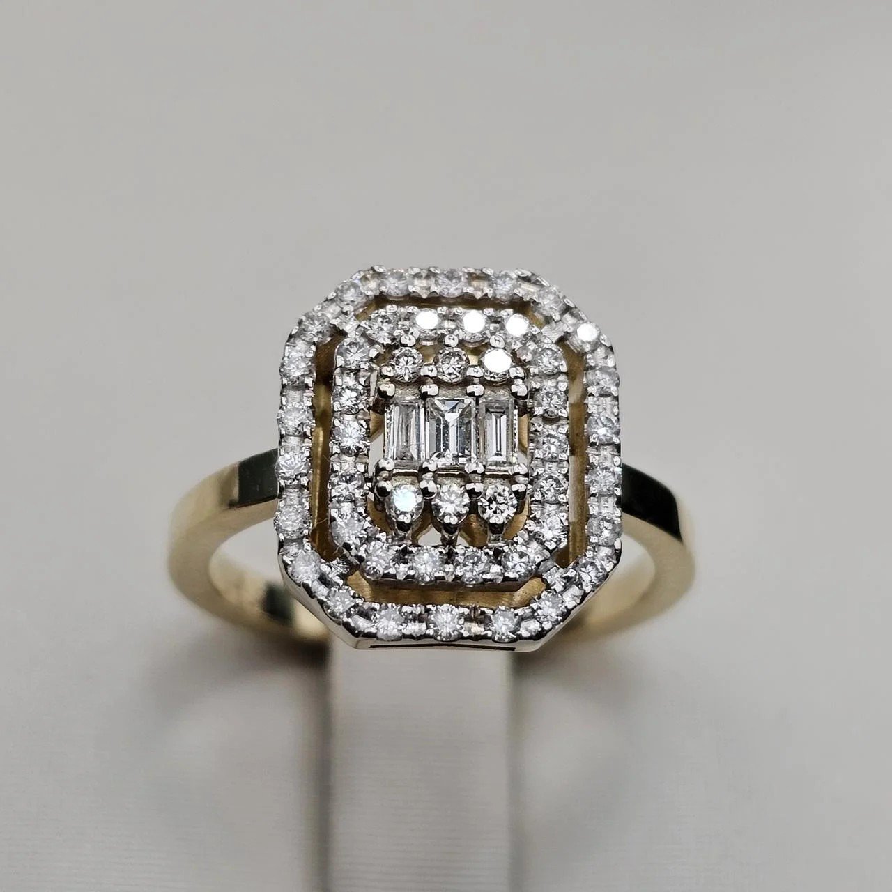 Кольцо Deimantas 112062688 17р 5,03гр 0,57ct. купить,NaN