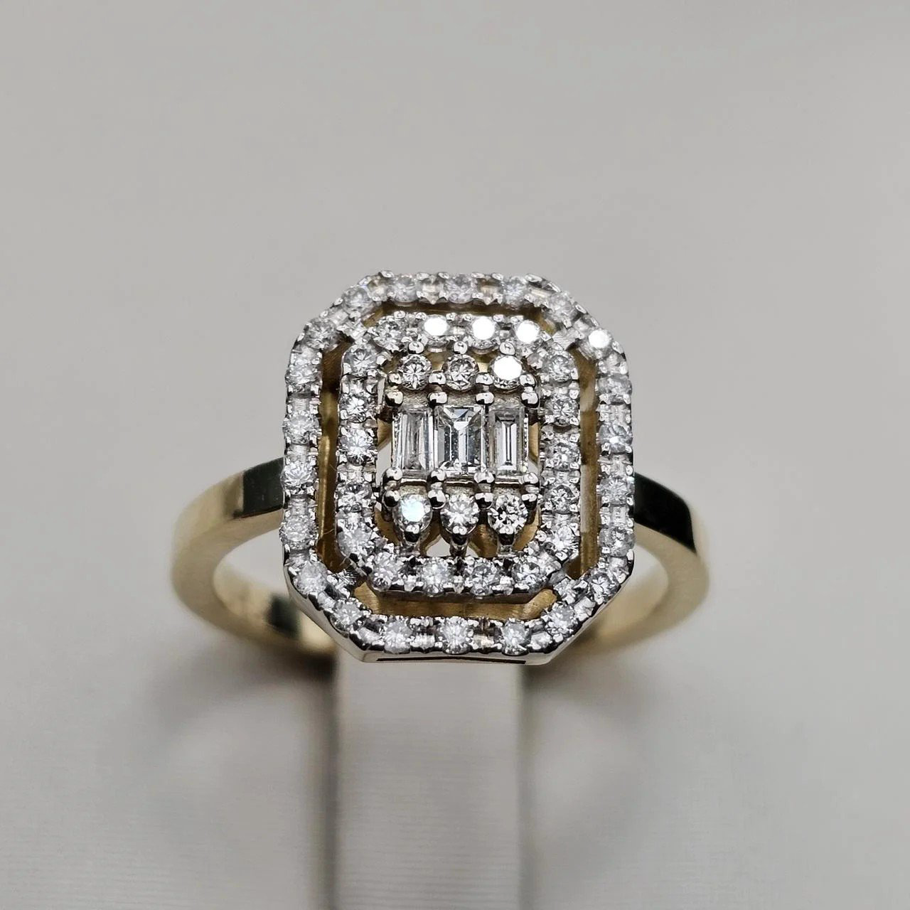 Кольцо Deimantas 112062688 17р 5,03гр 0,57ct. купить,NaN