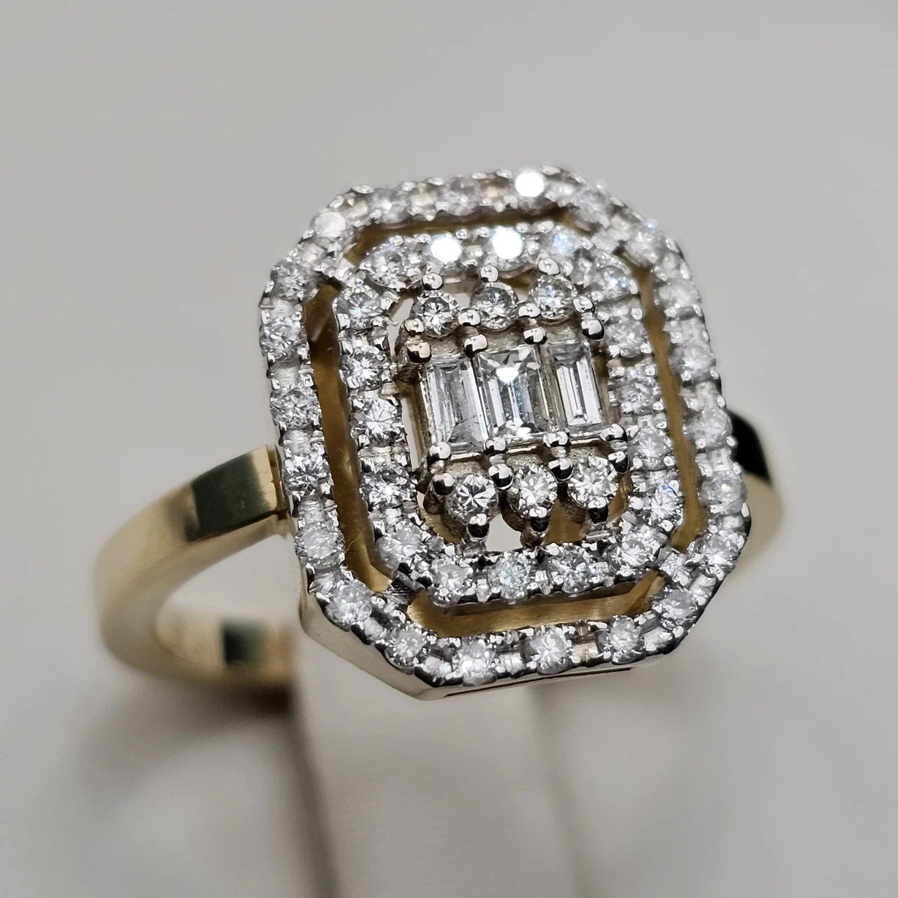 Кольцо Deimantas 112062688 17р 5,03гр 0,57ct. купить,NaN