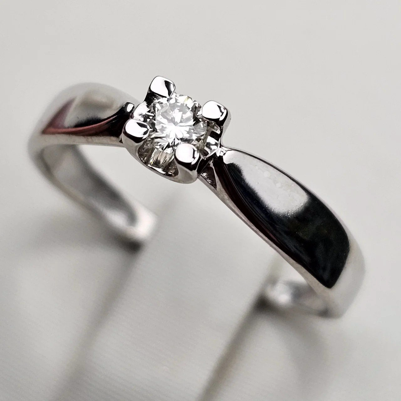 Кольцо Deimantas 112358805 17р 0,11ct. купить,NaN