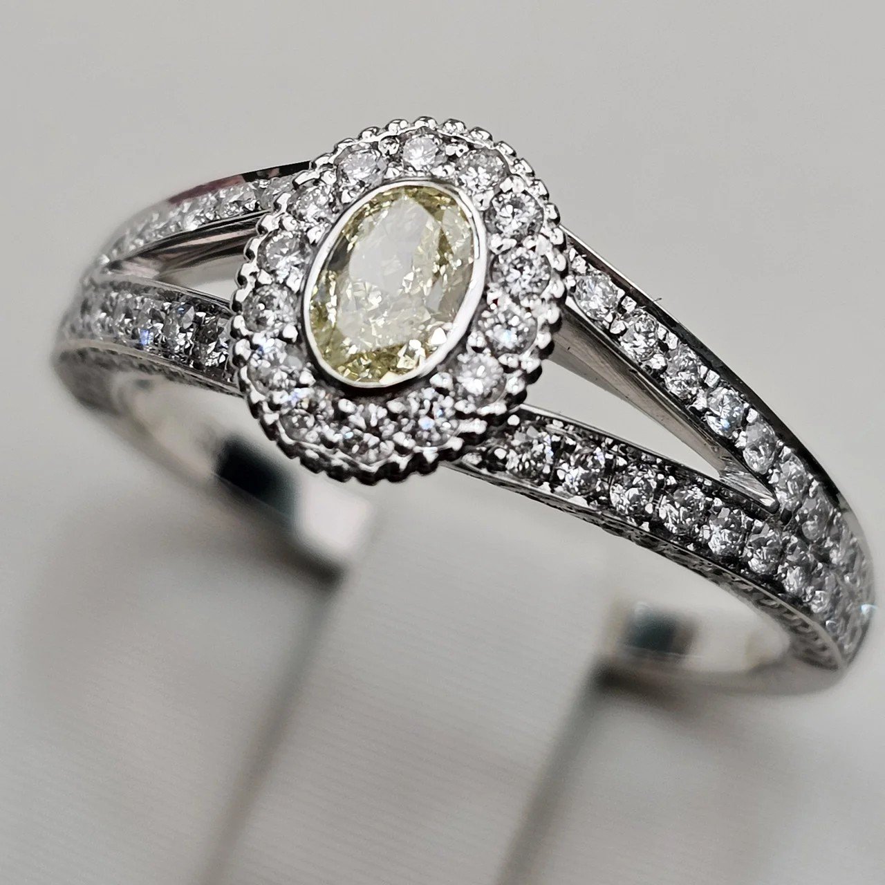 Кольцо Deimantas 112062318 18р 3,55гр 0,86ct. купить,NaN