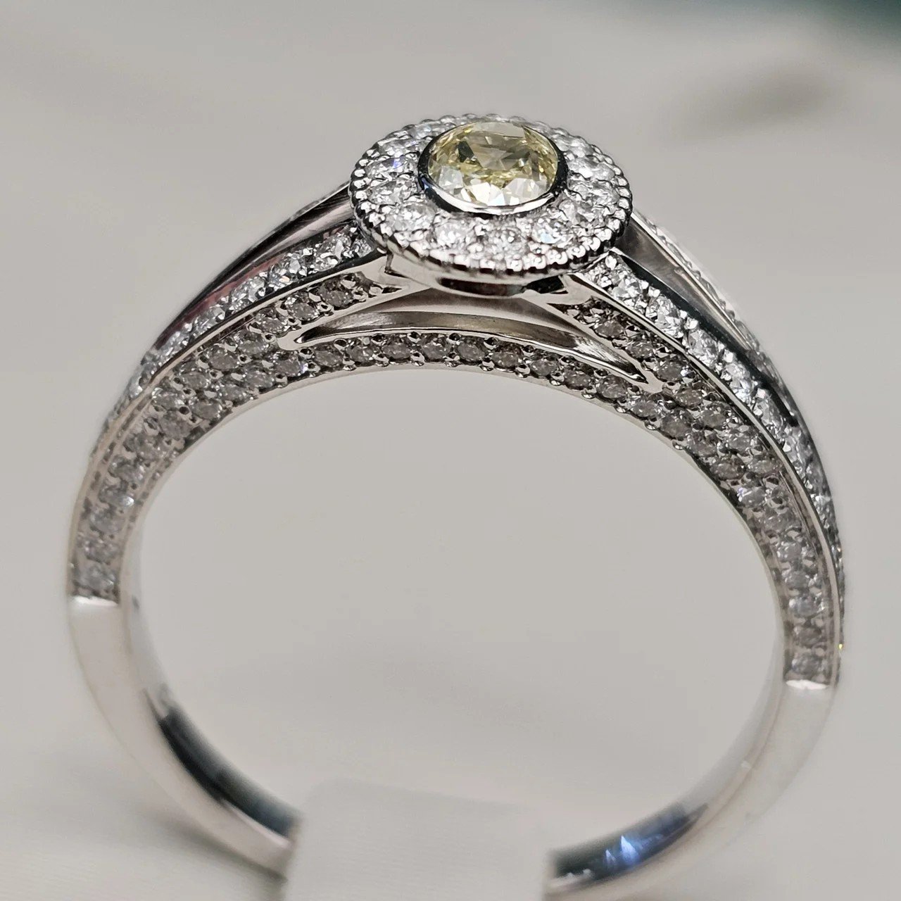 Кольцо Deimantas 112062318 18р 3,55гр 0,86ct. купить,NaN