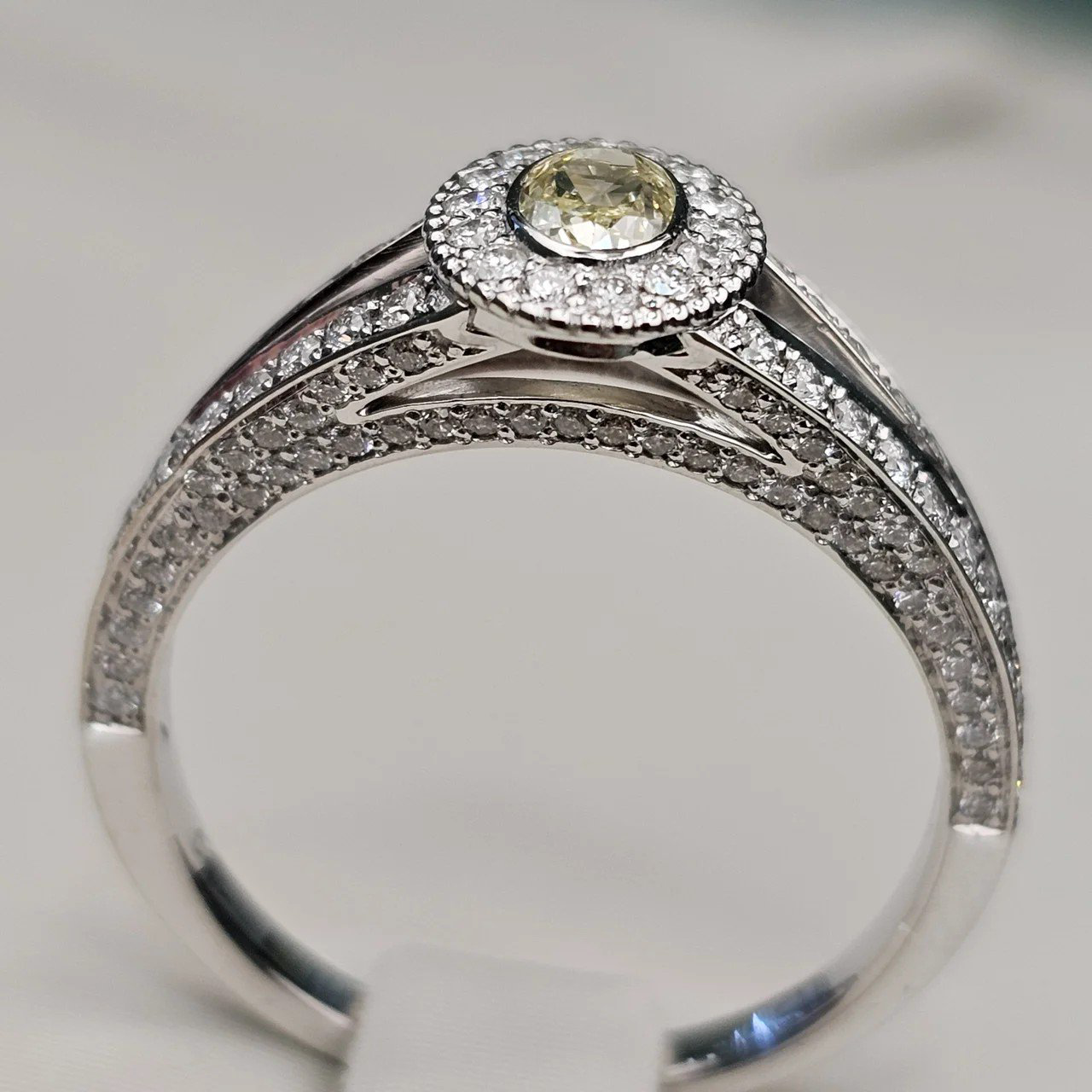 Кольцо Deimantas 112062318 18р 3,55гр 0,86ct. купить,NaN