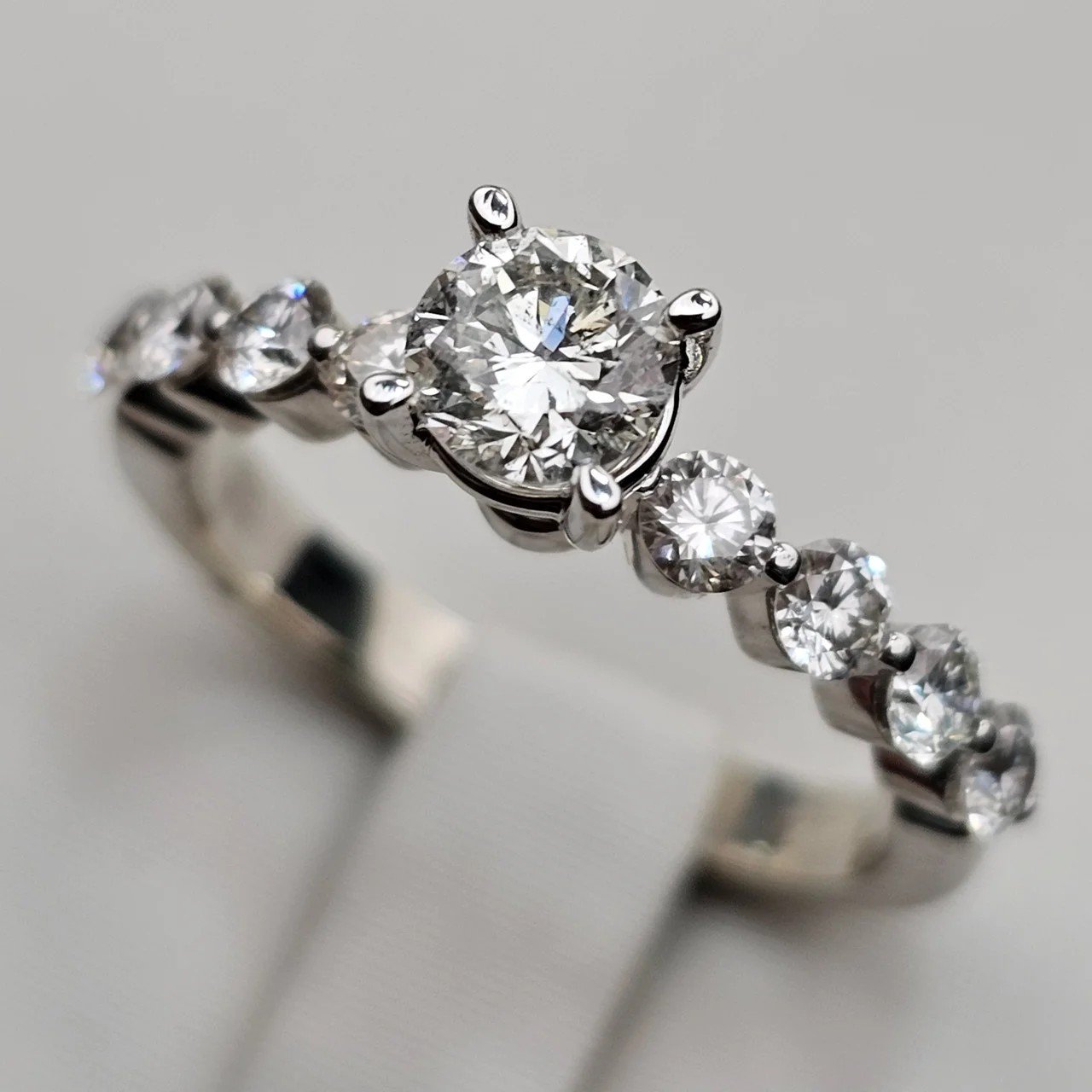 Кольцо Deimantas 112062370 17,5р 3,47гр 1,18ct. купить,NaN